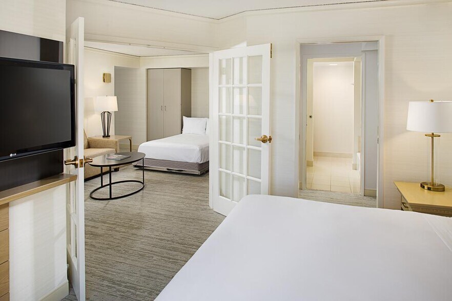 More Photos Of 6120 Peachtree Dunwoody Rd, Atlanta Hotel For Sale