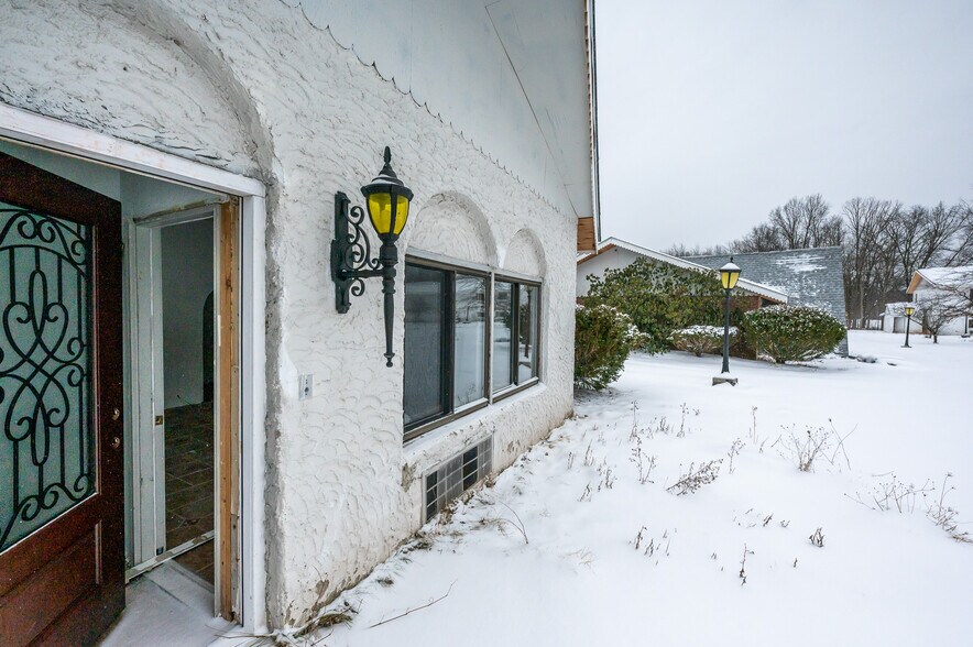 More Photos Of 4858 Route 32, Catskill Hotel For Lease