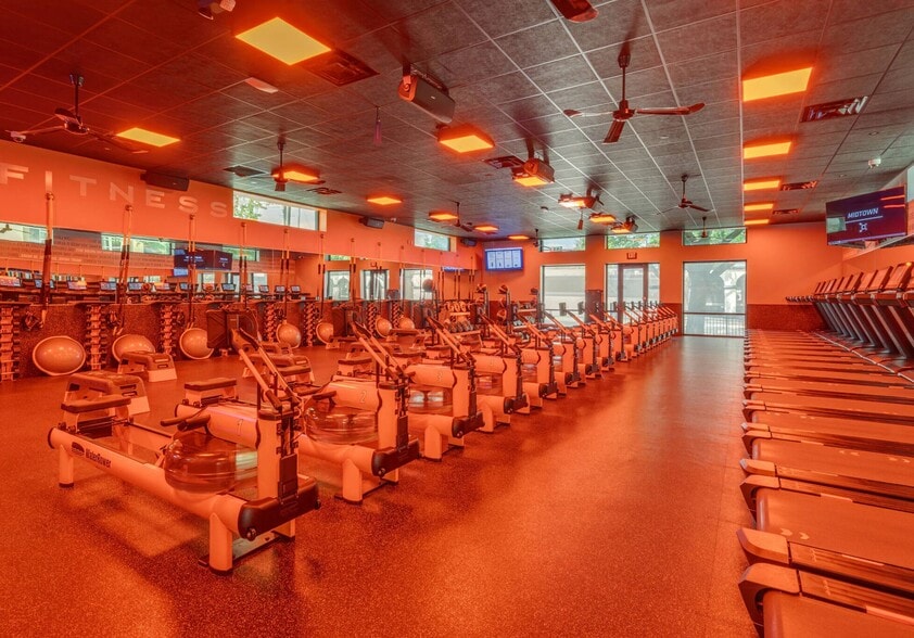 More Photos Of 3415 Louisiana St, Houston Storefront For Lease