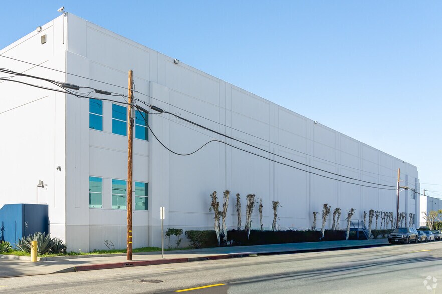 Primary Photo Of 5233-5235 Alcoa Ave, Vernon Warehouse For Lease