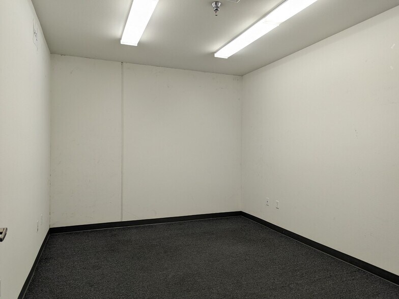 More Photos Of 4730 Littlejohn St, Baldwin Park Warehouse For Lease