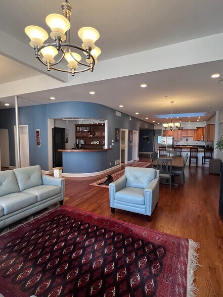 More Photos Of 418-420 E State St, Rockford Storefront For Sale