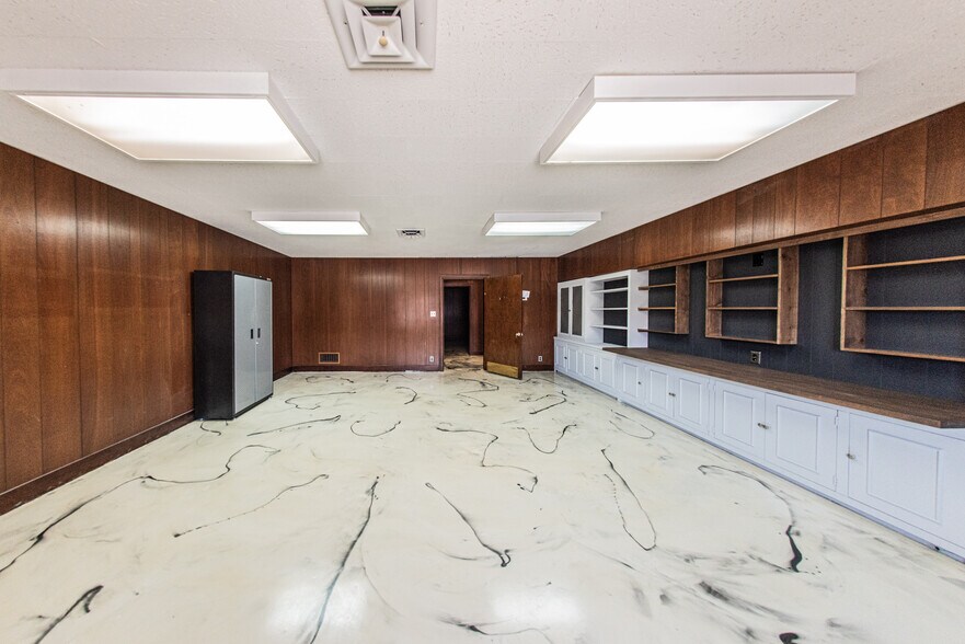 More Photos Of 1200 Broadway St, Paducah Office For Sale