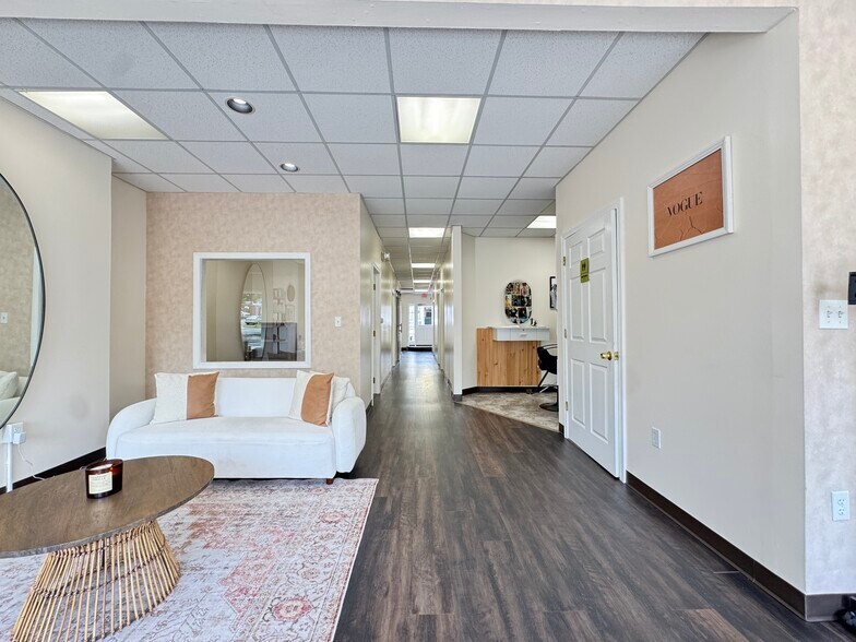 More Photos Of 10 Broadway, North Haven Storefront Retail Office For Lease