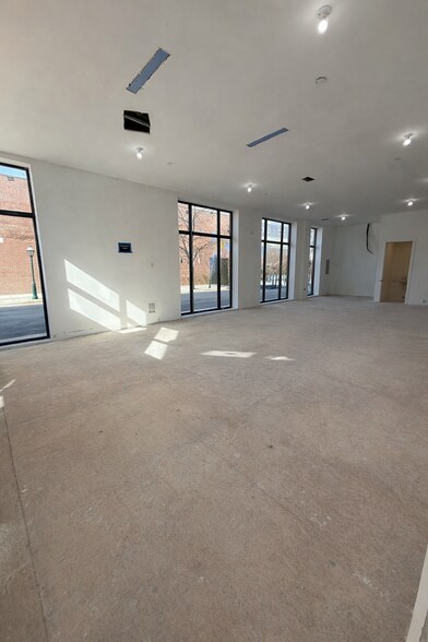 More Photos Of 169 Knickerbocker Ave, Brooklyn Apartments For Lease