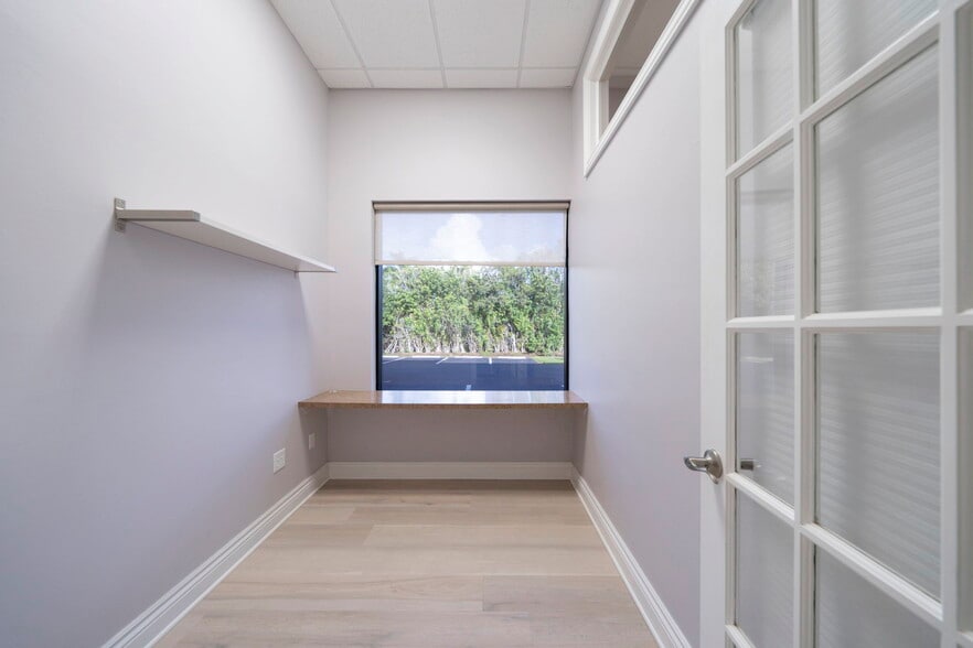 More Photos Of 24551 Production Cir, Bonita Springs Showroom For Lease