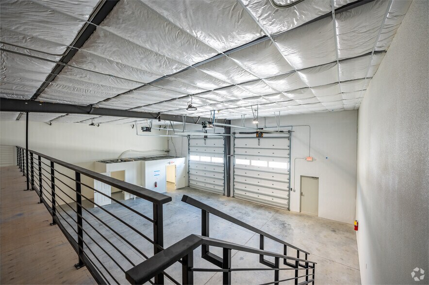 More Photos Of 4061 Thomas St, Oxford Unknown For Lease