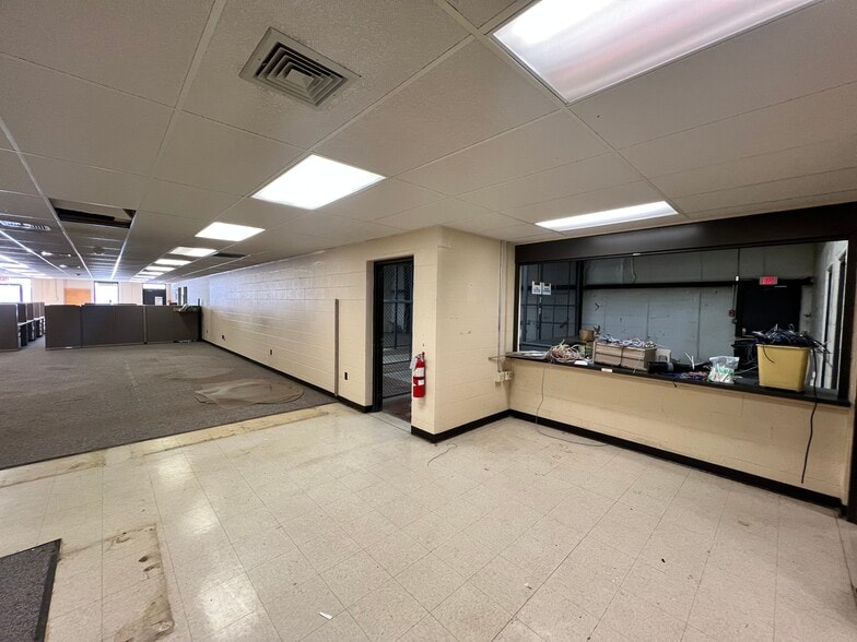 More Photos Of 160 Unionville Rd, Butler Light Distribution For Sale