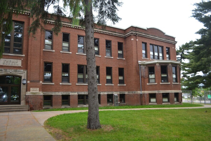 More Photos Of 500 N 4th Ave, Wausau Specialty For Sale