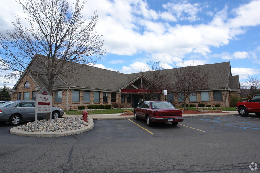 Primary Photo Of 231 W Lake Lansing Rd, East Lansing Office For Lease