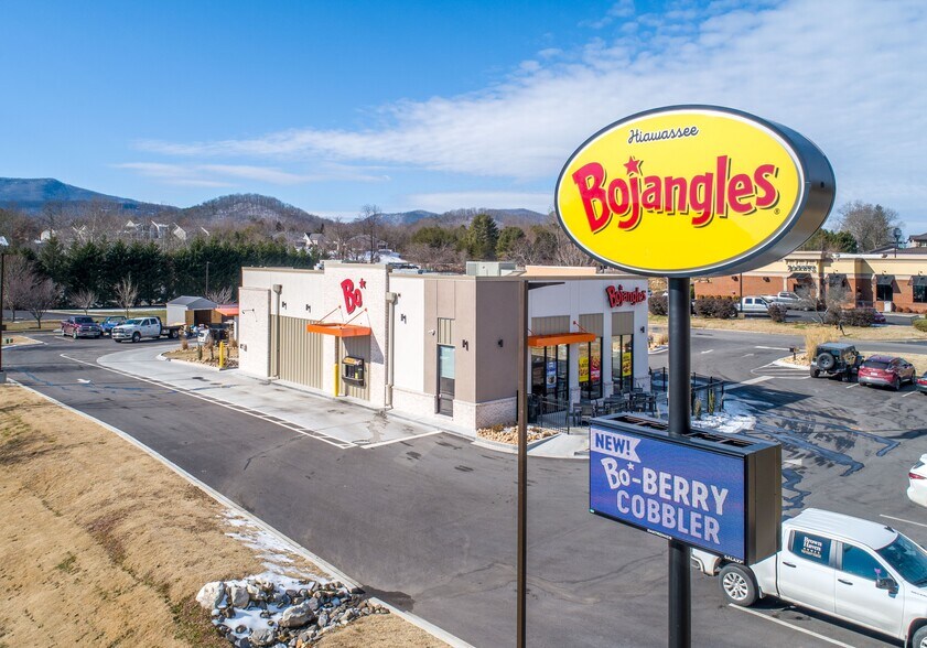 Primary Photo Of 387 S Main St, Hiawassee Fast Food For Sale