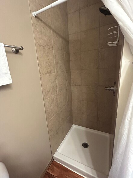 More Photos Of 332 E Onota St, Munising Hotel For Sale