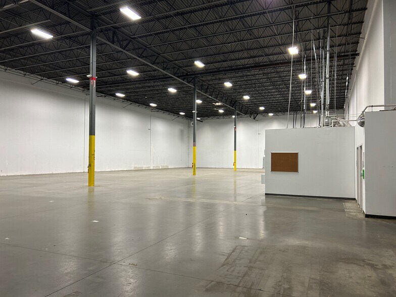 More Photos Of 5901 Long Creek Park Dr, Charlotte Warehouse For Lease