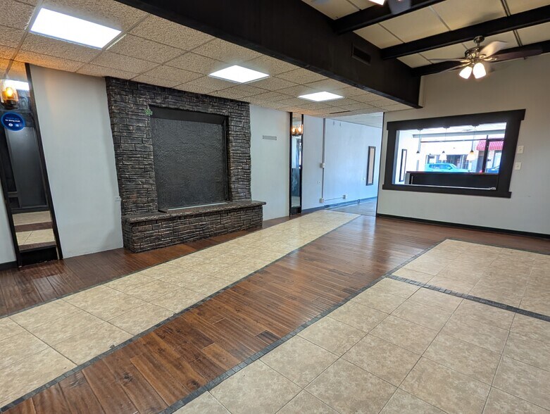 More Photos Of 26-30 W Stephenson St, Freeport General Retail For Sale
