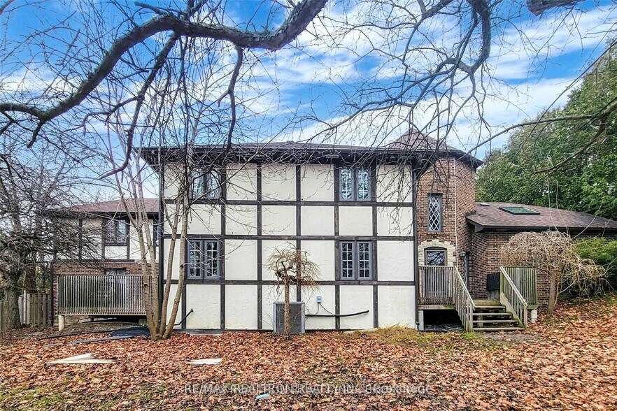 More Photos Of 16003 Yonge St, Aurora Land For Sale