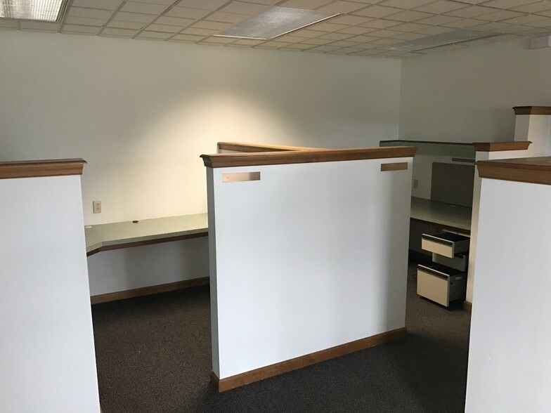 More Photos Of 2970 Corporate Ct, Orefield Medical For Lease