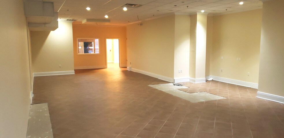 More Photos Of 422 US Highway 22 W, White House Station Storefront Retail Office For Lease