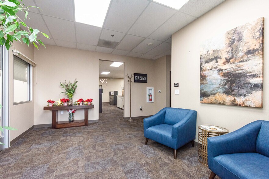 More Photos Of 1260 DuPont Ct, Manteca Flex For Sale