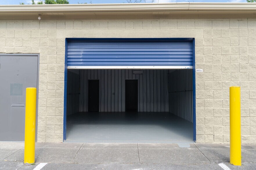 More Photos Of 128 Direct Connection Dr, Rossville Warehouse For Lease