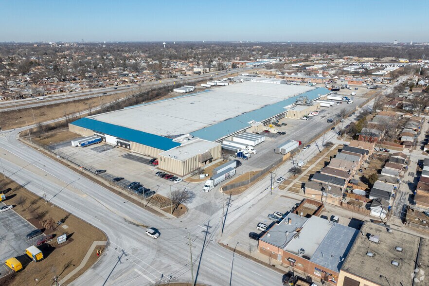 More Photos Of 8424 W 47th St, Lyons Refrigeration Cold Storage For Lease