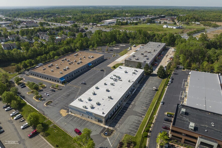 More Photos Of 110 Juliad Ct, Fredericksburg Flex For Sale