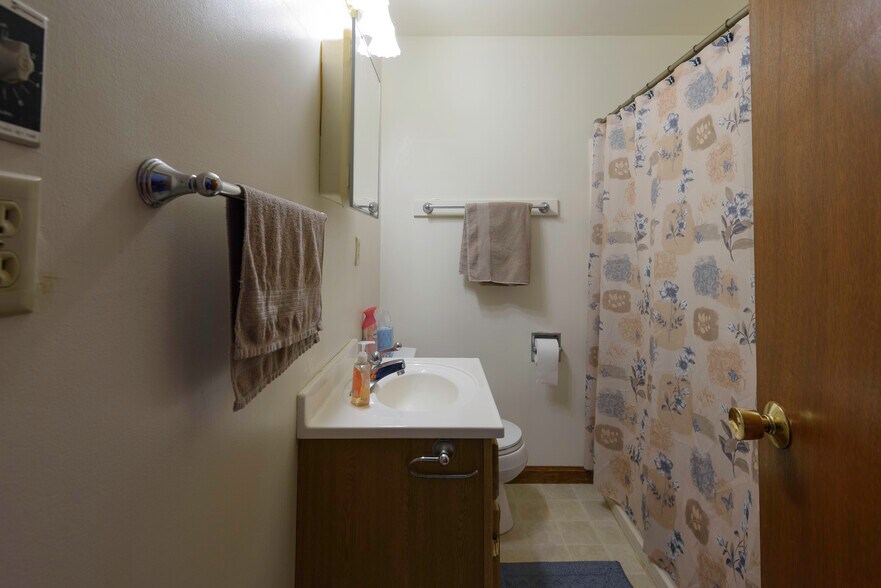 More Photos Of 166 Rosehill Ave, West Grove Multifamily For Sale