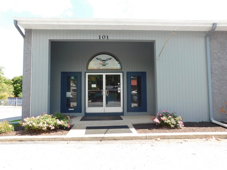 More Photos Of 615 Front St, Whitehall Service For Lease