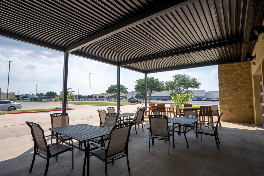 More Photos Of 25140 Kingsland, Katy Office For Lease