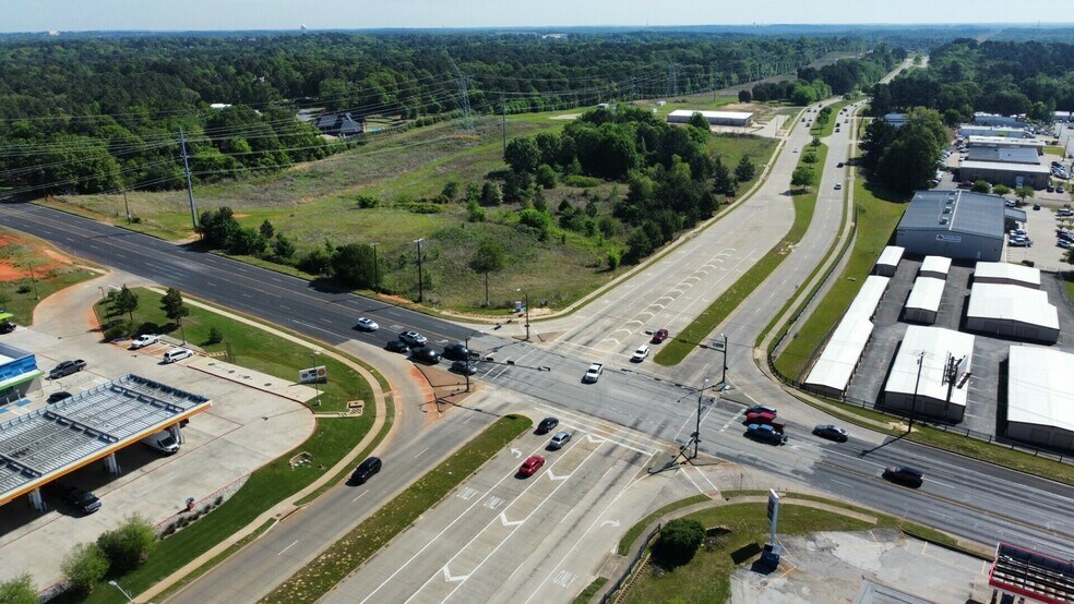 More Photos Of 1930 E Grande Blvd, Tyler Industrial For Lease