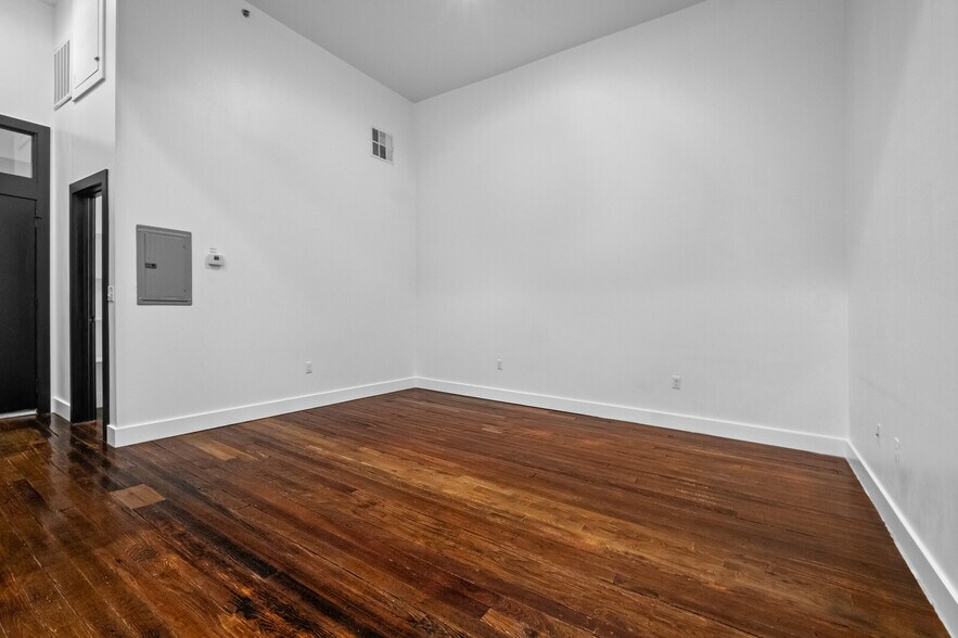 More Photos Of 124 S Joplin Ave, Joplin Warehouse For Sale