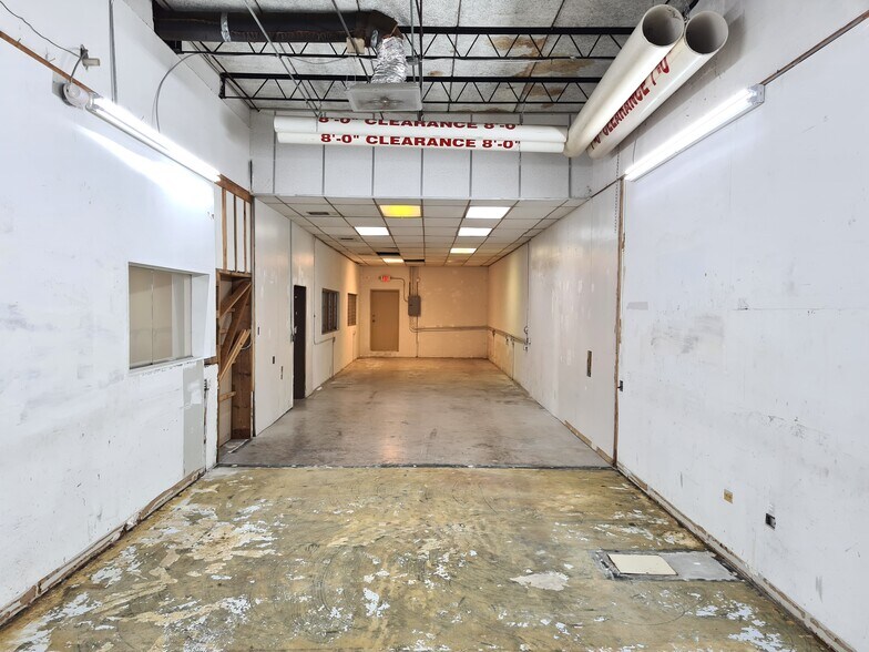 More Photos Of 4521 NE 5th Ter, Fort Lauderdale Manufacturing For Lease
