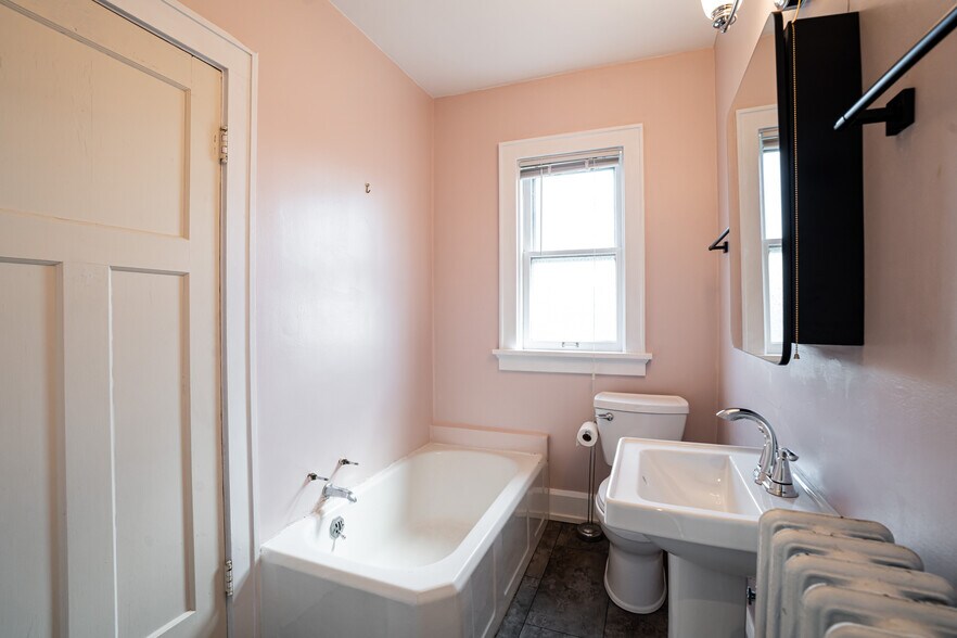 More Photos Of 3701 E Layton Ave, Cudahy Storefront Retail Residential For Sale