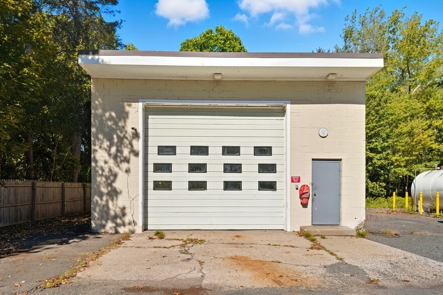 More Photos Of 270 West St, Ludlow Industrial For Lease