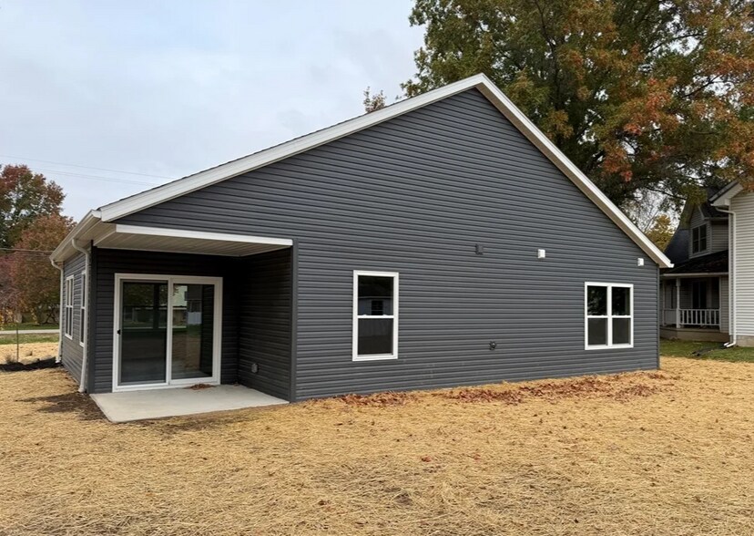 More Photos Of 524 N Union St, Loudonville Specialty For Sale