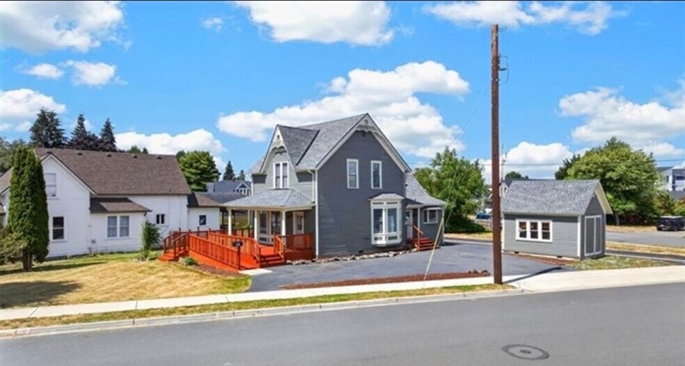 More Photos Of 301 W Main St, Monroe Flex For Sale