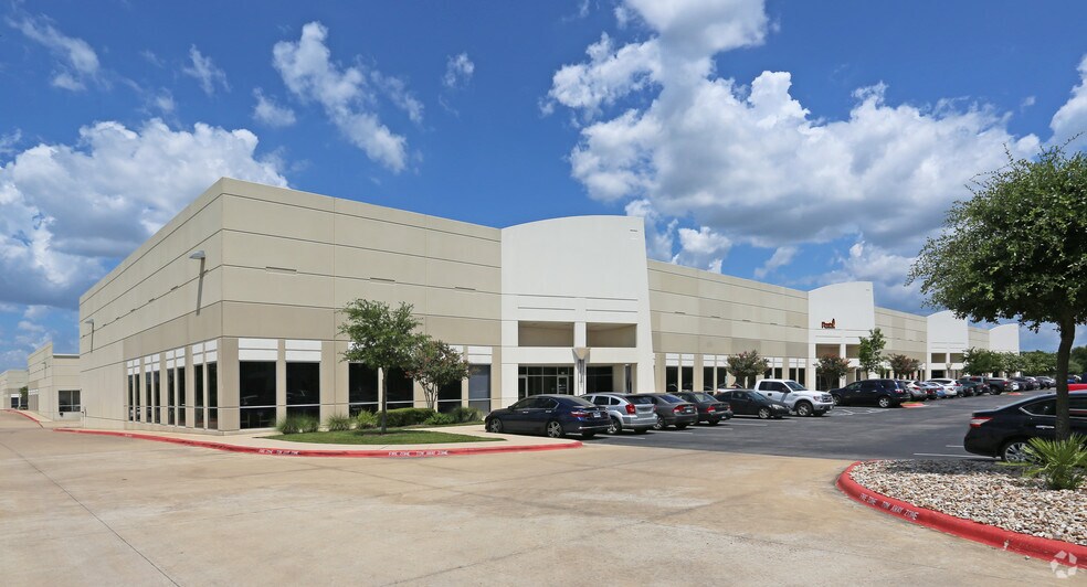 More Photos Of 1340 Airport Commerce Dr, Austin Flex For Lease