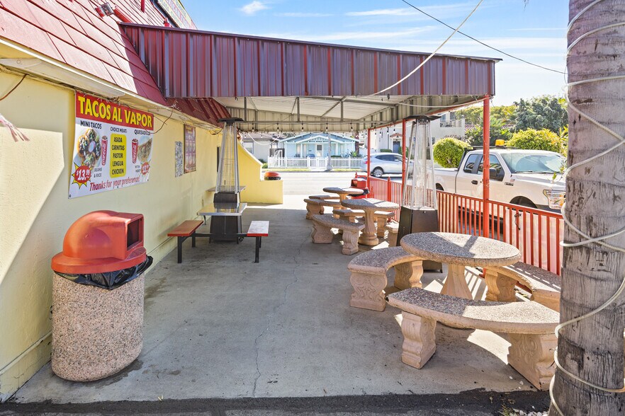 More Photos Of 921 Pacific Coast Highway, Redondo Beach General Retail For Sale