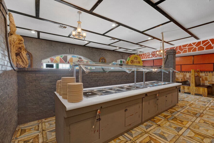 More Photos Of 929 US-98, Columbia Restaurant For Sale