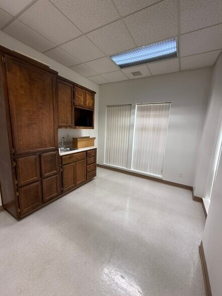 More Photos Of 1481 Live Oak Blvd, Yuba City Medical For Lease