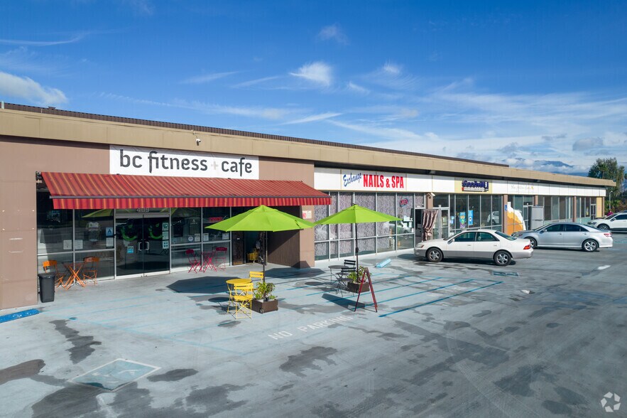 More Photos Of 700 E Redlands Blvd, Redlands Storefront For Lease