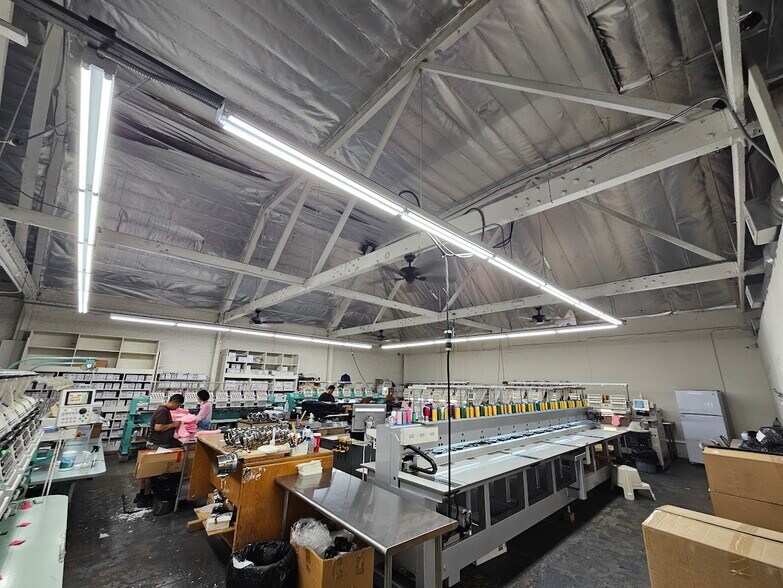 More Photos Of 1201 S Los Angeles St, Los Angeles Warehouse For Lease