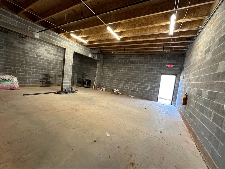 More Photos Of 597 Main St, Suwanee Storefront For Lease