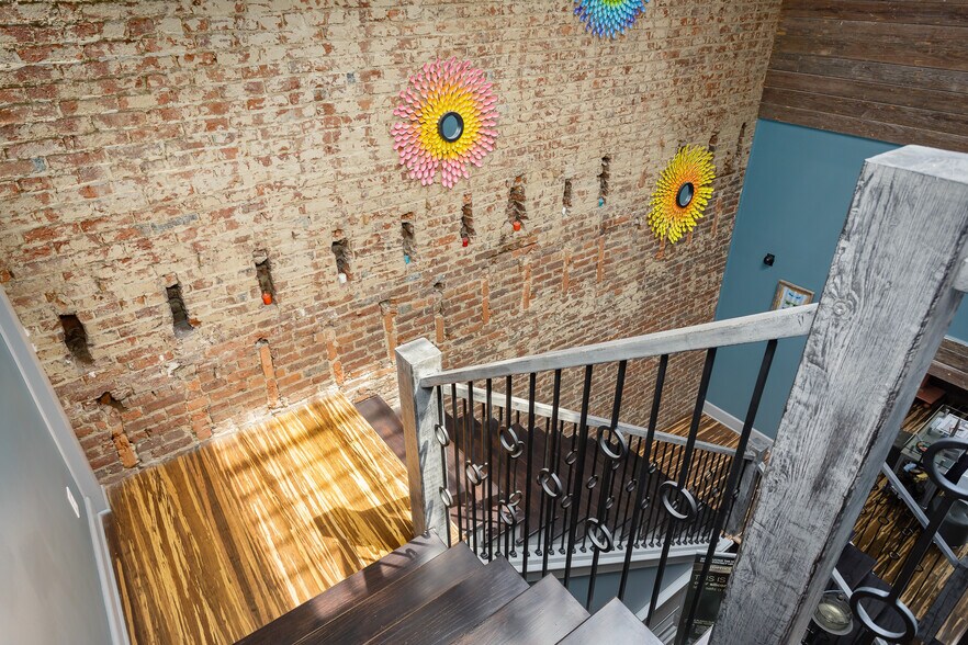 More Photos Of 109 N Court St, Florence Office For Sale