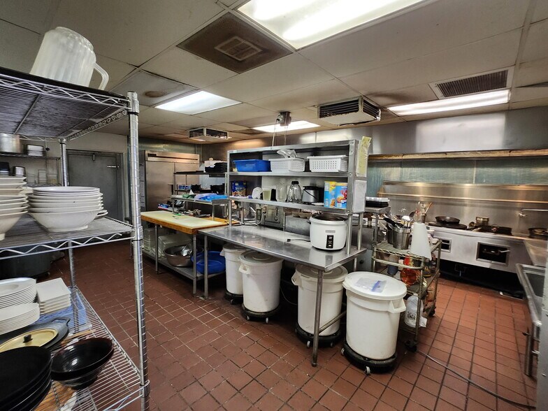More Photos Of 445 E Main St, El Centro Restaurant For Sale