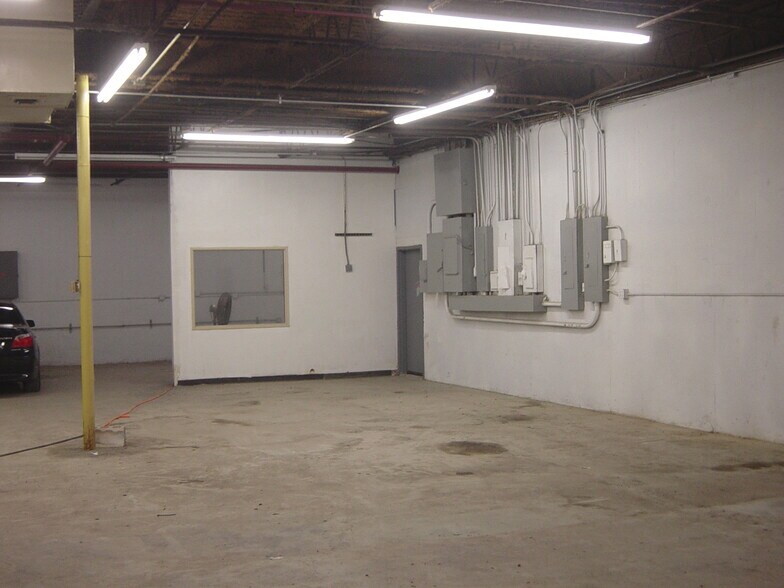More Photos Of 2511 National Dr, Garland Industrial For Sale
