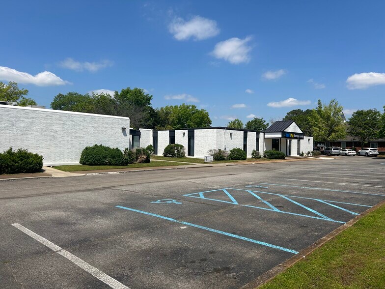 More Photos Of 8300 Whitesburg Dr, Huntsville Loft Creative Space For Sale