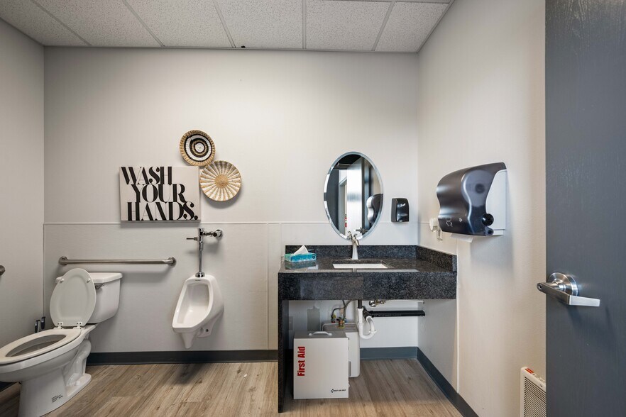 More Photos Of 2576 Yakima Valley Hwy, Sunnyside Office Residential For Sale