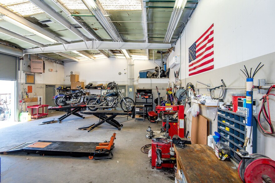 More Photos Of 2106 Highway 95, Bullhead City Auto Dealership For Sale