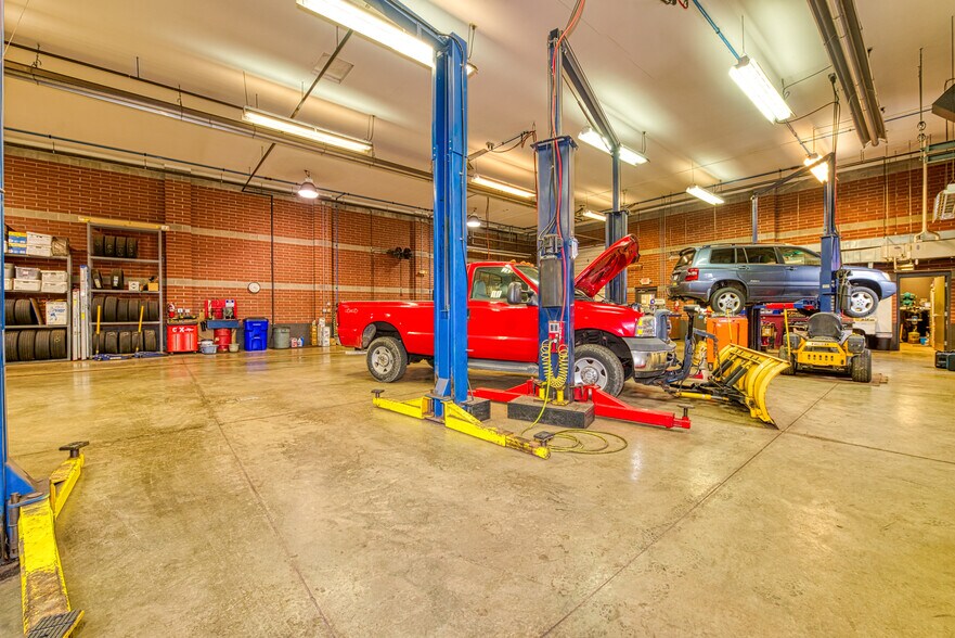 More Photos Of 5071 OH-43 Rd, Kent Auto Repair For Sale