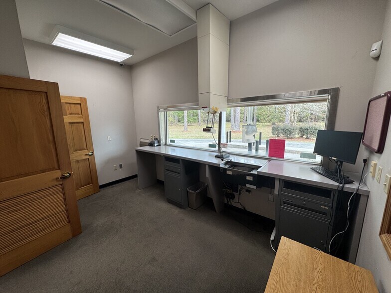 More Photos Of 2552 Highway 964, Saint Francisville Office For Lease